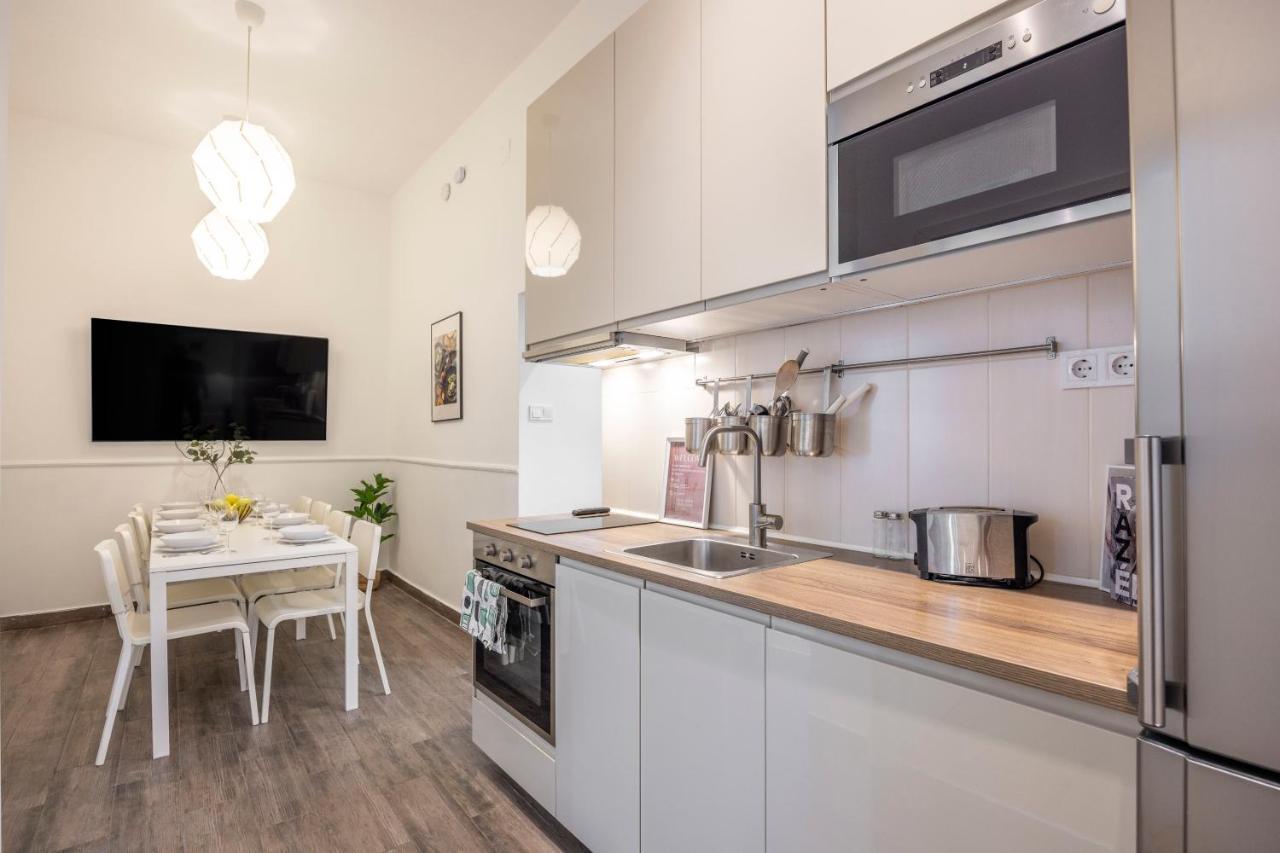 Central Grand Apartment With 5Bedrm 2Bathroom Budapeste Exterior foto